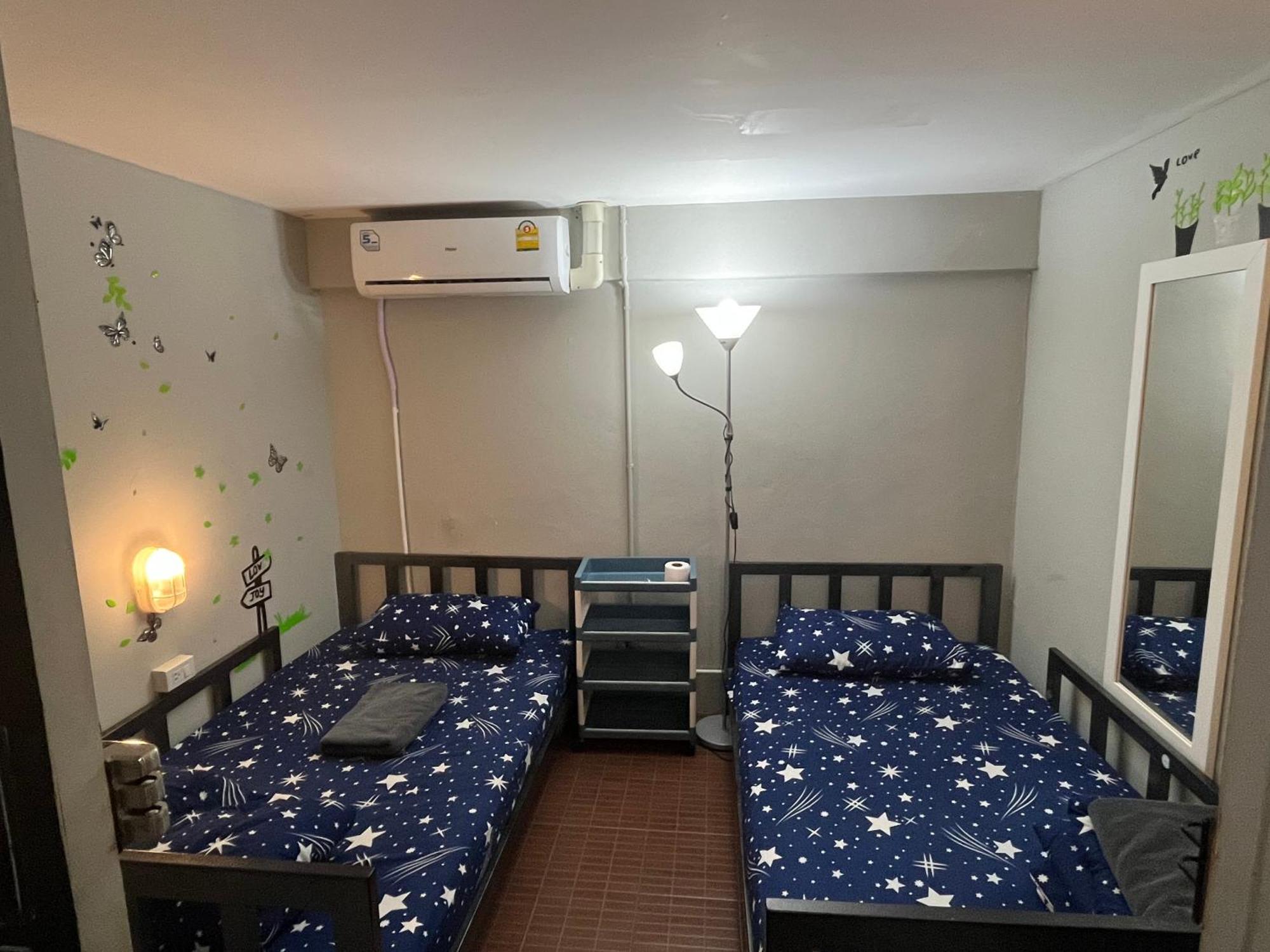 Albergue Lazy Gibbon 1 Chiang Mai - Tha Phae Gate Exterior foto