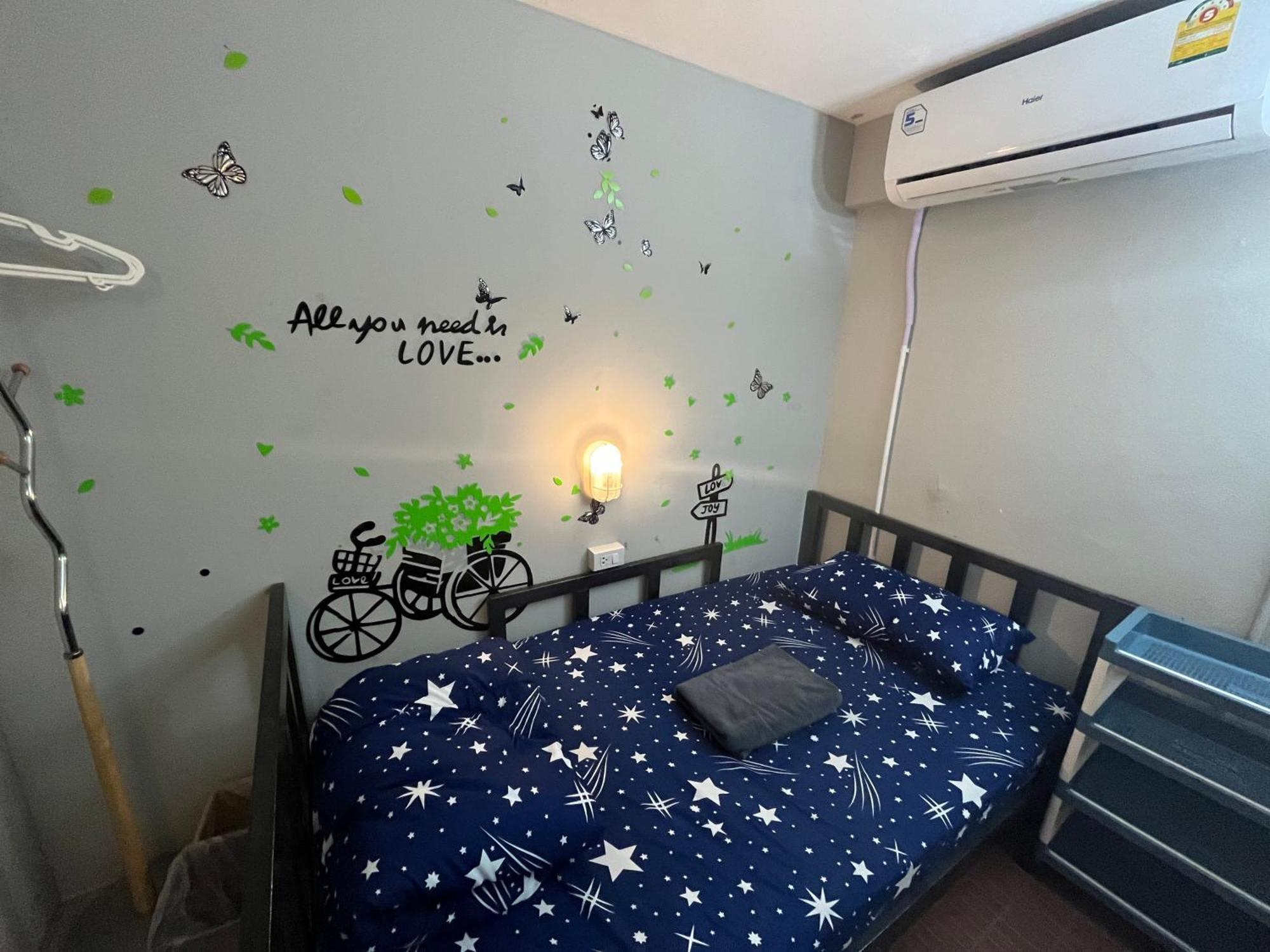 Albergue Lazy Gibbon 1 Chiang Mai - Tha Phae Gate Exterior foto